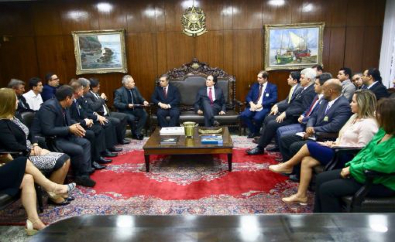 Presidente do Senado, Eunício Oliveira recebe a diretoria da FOJEBRA